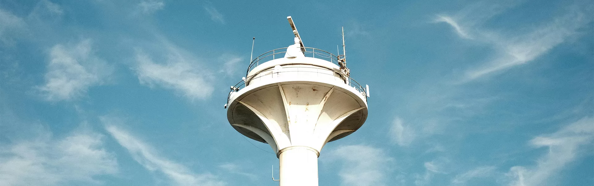 Solar-Powered Surveillance Towers Secure Airport Construction Zones and Access Points